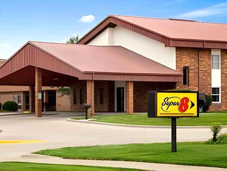 Super 8 By Wyndham Tuscola in Tuscola, IL