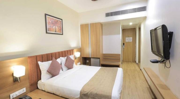 Townhouse Oak Hotel Surya Vadodara