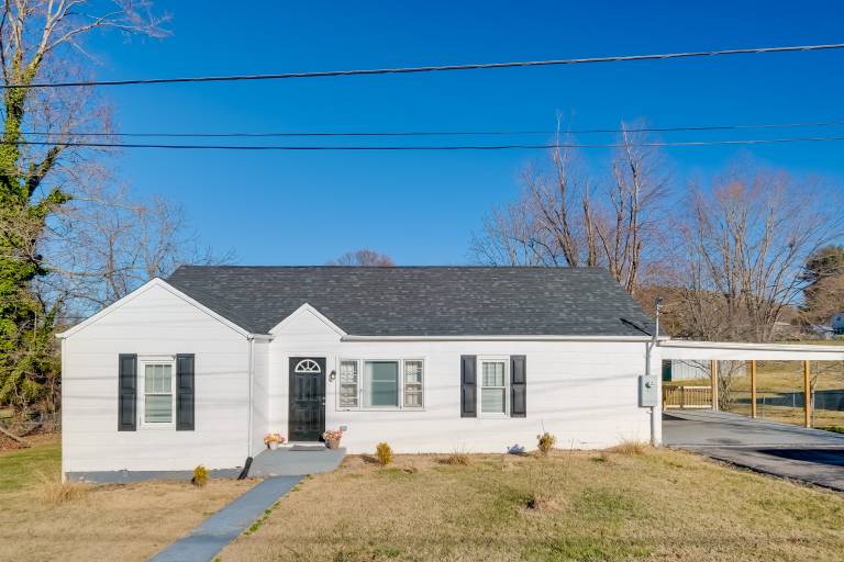 3 Mi to Radford University & River, Charming Home — photo 3