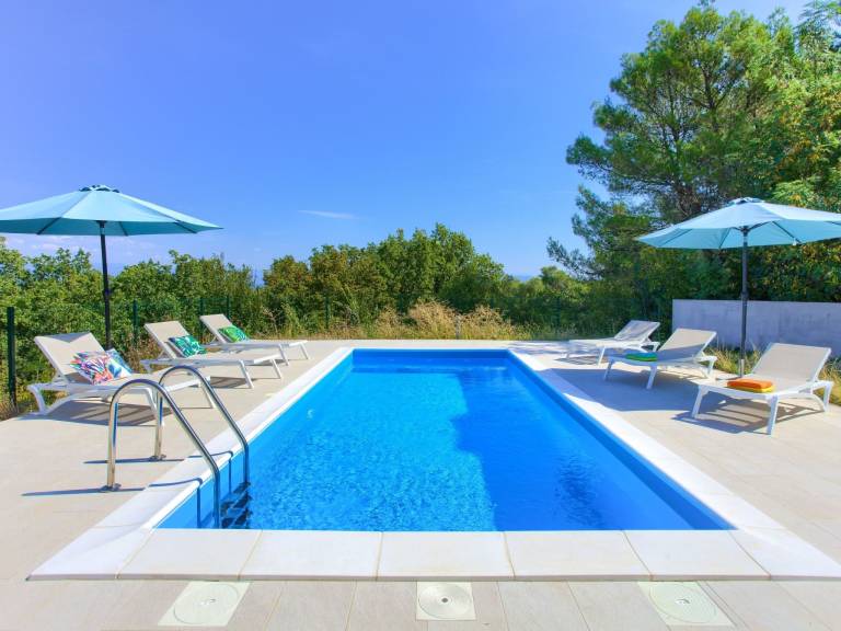 Ferienhaus Pinezići