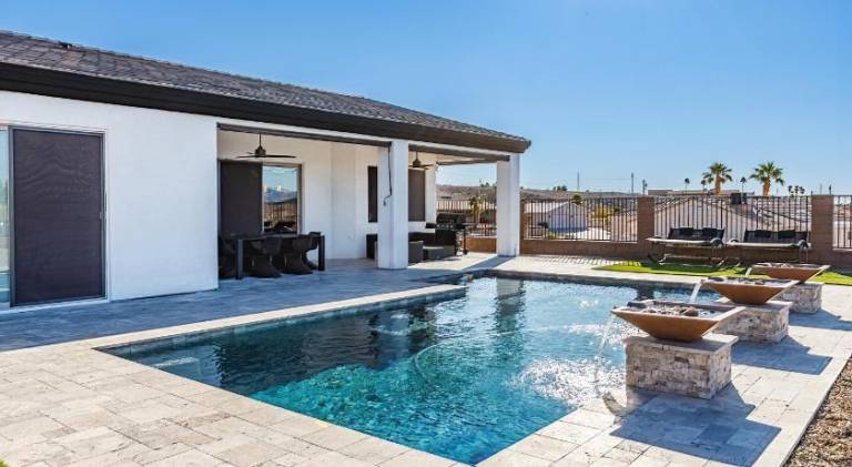Vacation home with pool | Pets are welcome in Lake Havasu City, AZ