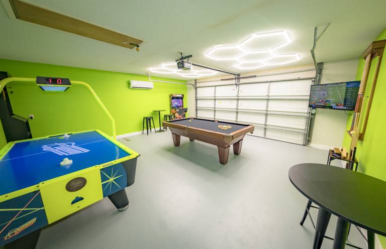 Beach house with Heated Pool, Hot Tub, Fire Pit, GAM RM, Mini&Disc Golf, 100" T. V — photo 4