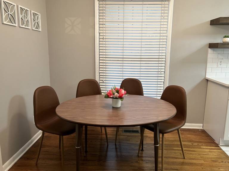 Vacation home with terrace & yard — photo 4