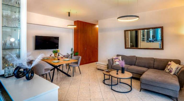 Fully equipped house with private pool, BBQ & garden | Pets are welcome — photo 2