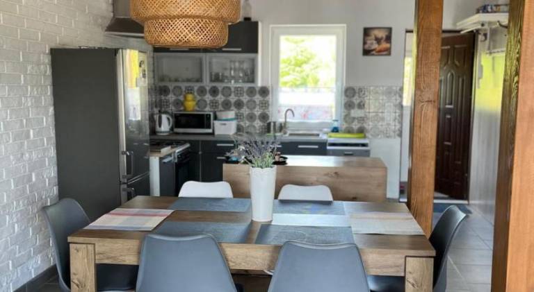 Holiday apartment with terrace, yard & barbecue — photo 5