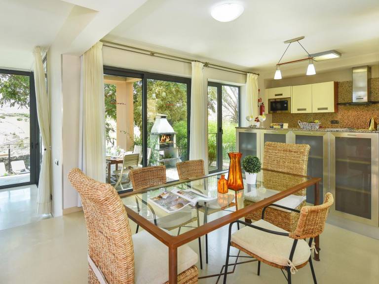 Family-friendly vacation home with pool & garden | Sea view | Pet-friendly — photo 3