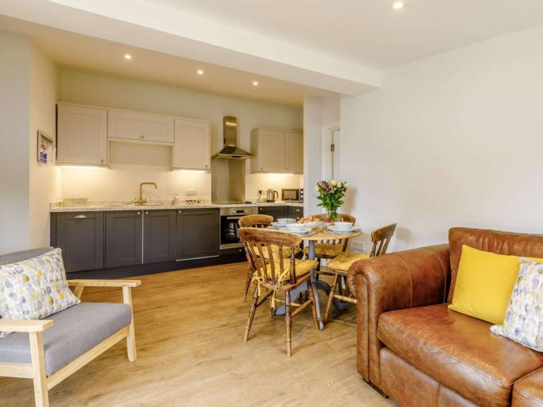 Cottage with 2 rooms for 4 persons — photo 3