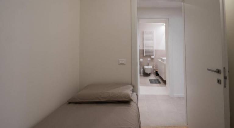 Apartment with patio — photo 5