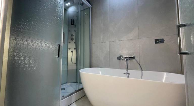 Spanish Steps Glamour & Sauna Luxury apartment — photo 2