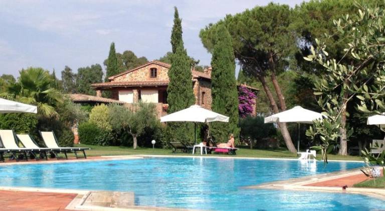 Vacation home with barbeque, garden & hot tub | Dogs allowed in Follonica
