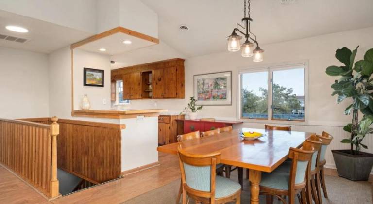 Big vacation home with pool | Pet-friendly — photo 4