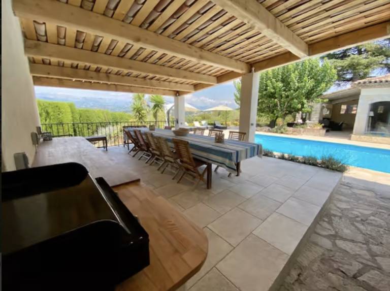 Villa with pool, garden & patio — photo 5