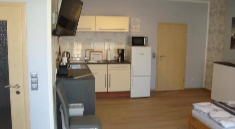 Rental apartment with patio — photo 4