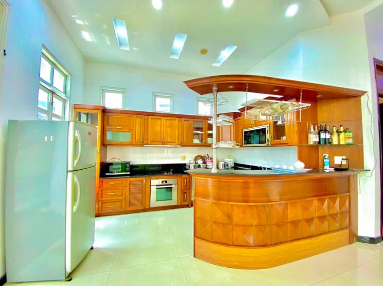 Gem Villa 15, large 8-bedroom villa, large swimming pool — photo 5