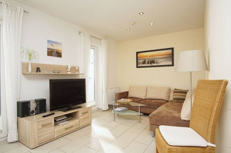 herrlicher Meerblick, schicke Ferienwohnung mit Balkon - Villa Fernsicht FeWo 10 — photo 3