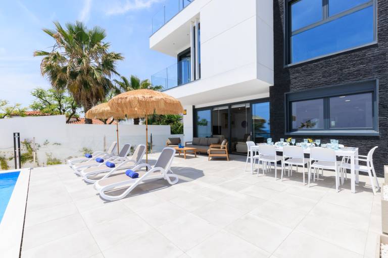 Fully equipped villa with patio, yard & private pool | Next to the beach | Dogs allowed — photo 5
