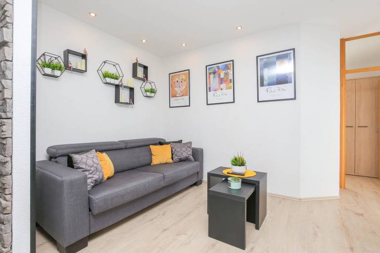 Three bedroom apartment with balcony and sea view Duće, Omiš (A-24975-a) — photo 2