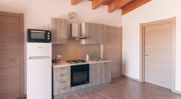 Family-friendly nice rental apartment with yard & barbeque | Suitable for remote work | Dogs allowed — photo 5
