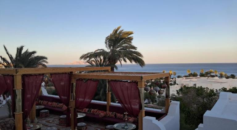 Holiday apartment with pool — photo 3