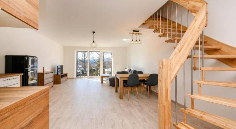 Rental apartment with patio — photo 3