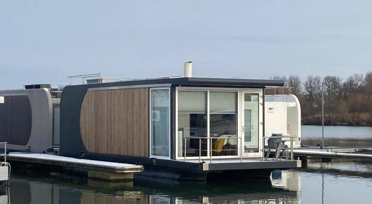 50 m&sup2; Hausboot