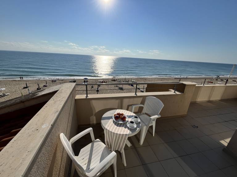 Apartment with magnificent sea view — photo 3