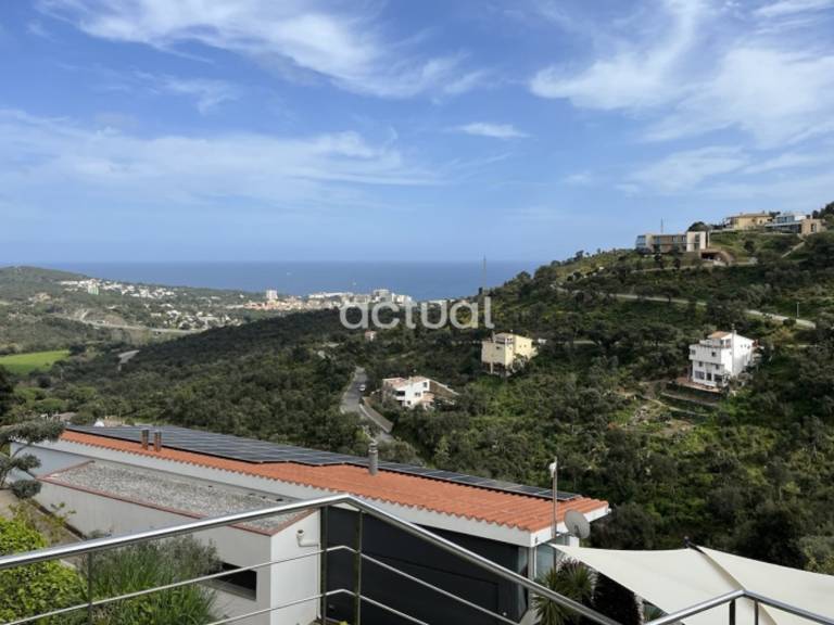 House with barbecue, private pool & yard — photo 4