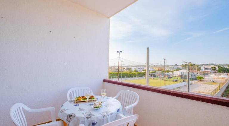 Holiday apartment with patio, barbeque & yard — photo 4