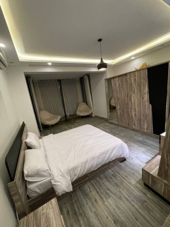 Villa with yard, pool & grill | Pet-friendly — photo 2