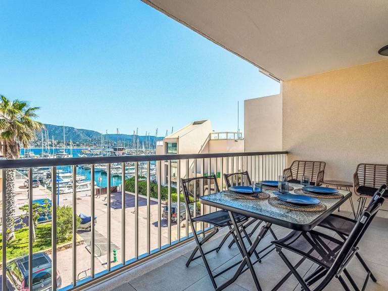 Ferienwohnung in Bormes-les-Mimosas, Cap Bénat für max. 4 Personen Ferienwohnung in Bormes-les-Mimosas, Cap Bénat für max. 4 Personen