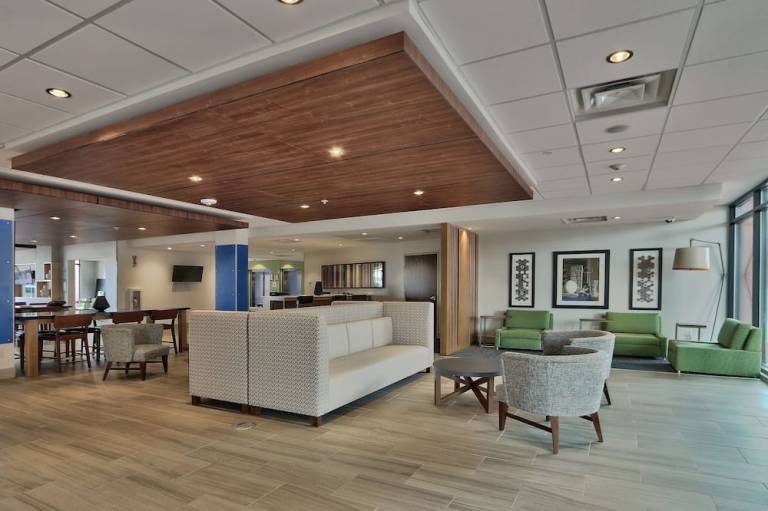 Holiday Inn Express and Suites Broomfield by IHG
