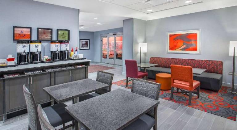Hampton Inn Vincennes — photo 4