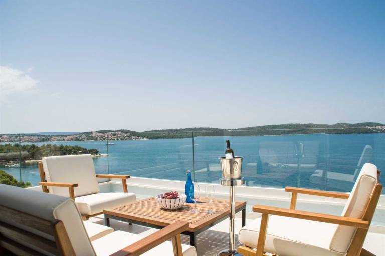 Fully equipped holiday apartment with patio & barbecue | City view | Beach nearby | Suitable for remote work | Pets are welcome — photo 2
