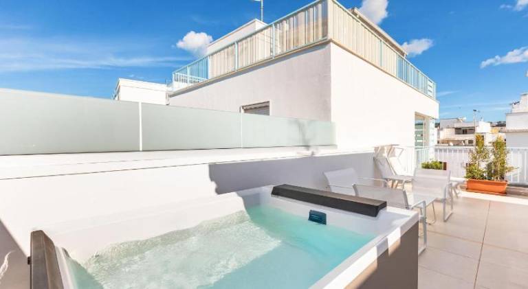 Beautiful house with pool & hot tub | Pets allowed — photo 3
