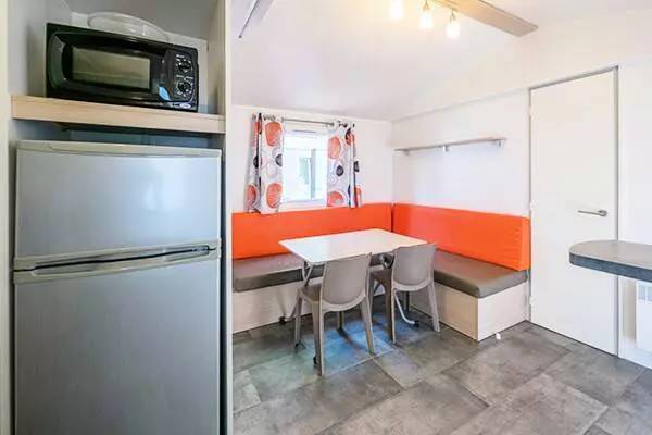 Mobile home with pool & barbeque — photo 4