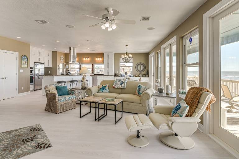 Steps to Sand: Spacious Crystal Beach Home w/ View — photo 4
