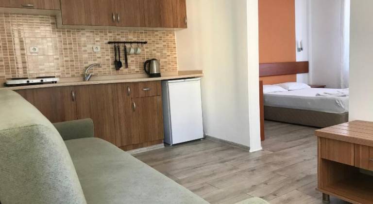 Nice serviced apartment with yard, sauna & pool | Next to the beach | Suitable for remote work | Dogs allowed — photo 2