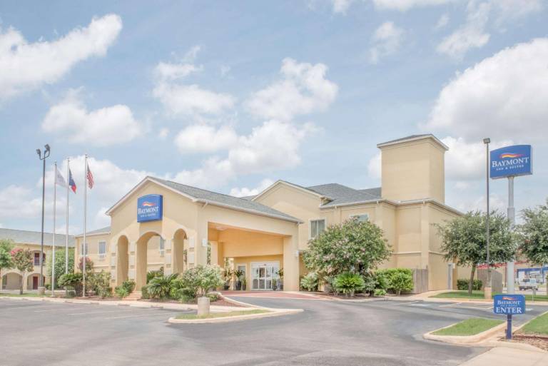 Baymont by Wyndham Pearsall in Pearsall, TX