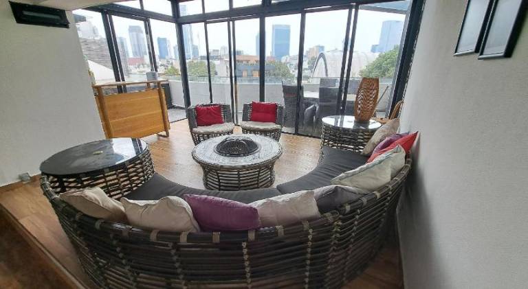 Rental apartment with hot tub & pool — photo 4