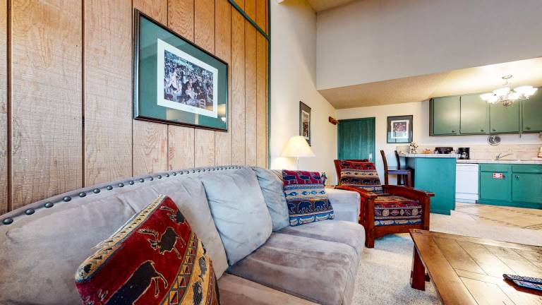 Condo with BBQ, sauna & jacuzzi | Mountain view — photo 5