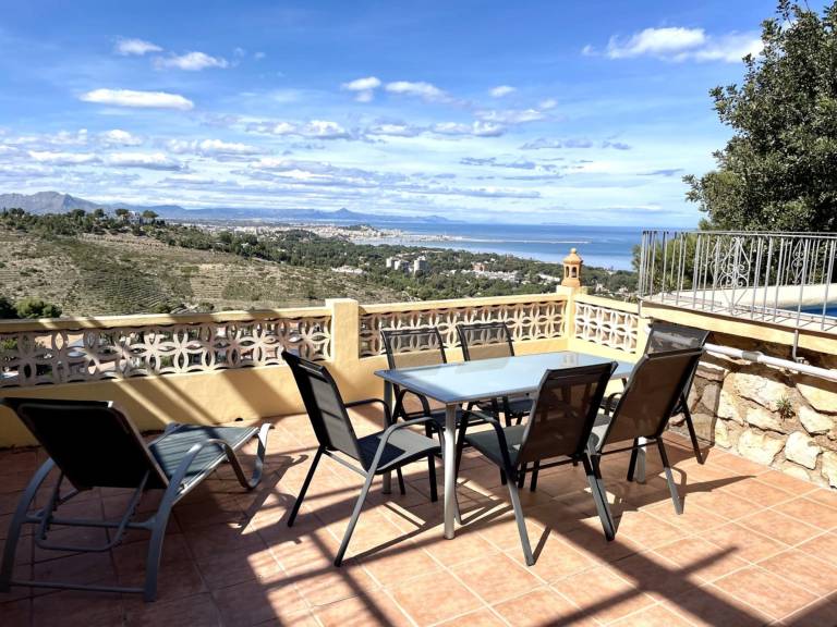 Villa with barbecue & private pool — photo 3