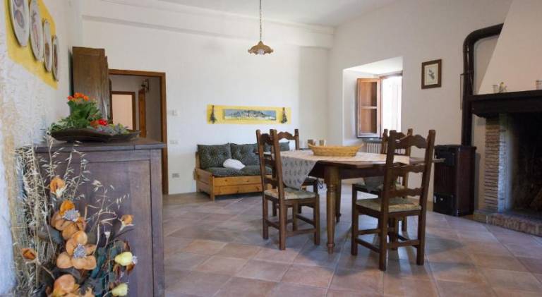 Beautiful farm with pool, garden & patio | Pets are welcome — photo 4