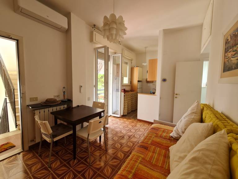 Rental apartment with patio — photo 2