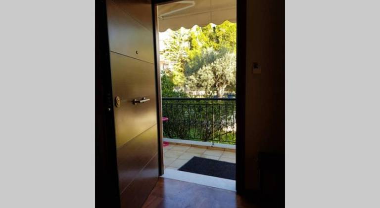 Fully equipped apartment with terrace, garden & BBQ | Good for workation | Pets are welcome in Glyfada
