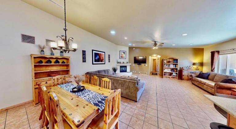 Vacation home with jacuzzi | Suitable for remote work | Pet-friendly in Moab, UT