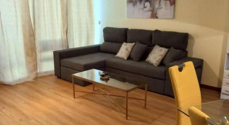 Ample vacation home with terrace & yard | Pets are welcome in Calheta
