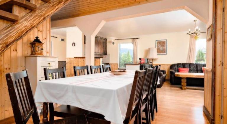 Lodge with terrace, garden & grill — photo 4