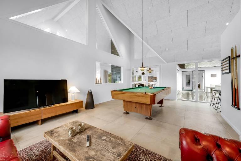 Child-friendly pleasant vacation home with jacuzzi, barbeque & terrace | Pets allowed — photo 4