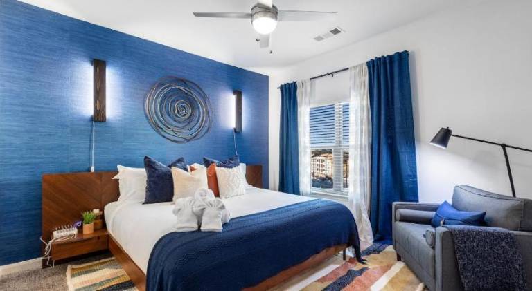 Upscale 1br Pool&gym Utsa Centrally Located! in San Antonio, TX