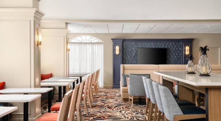 Hampton Inn & Suites Newport/Middletown — photo 4